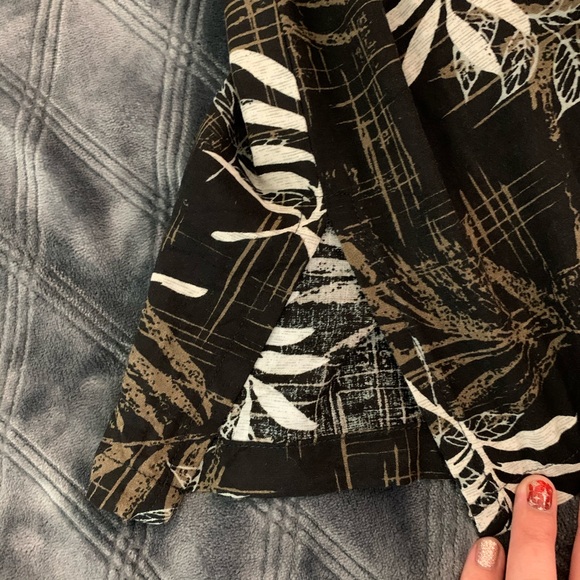 Hawaiian Shirt Large Coconut Buttons Black - Picture 9 of 9